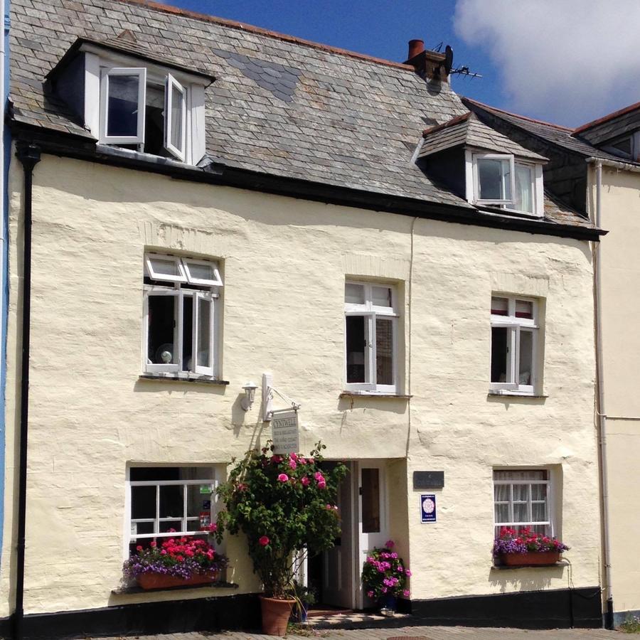 Cyntwell Guest Accommodation Padstow Exteriör bild
